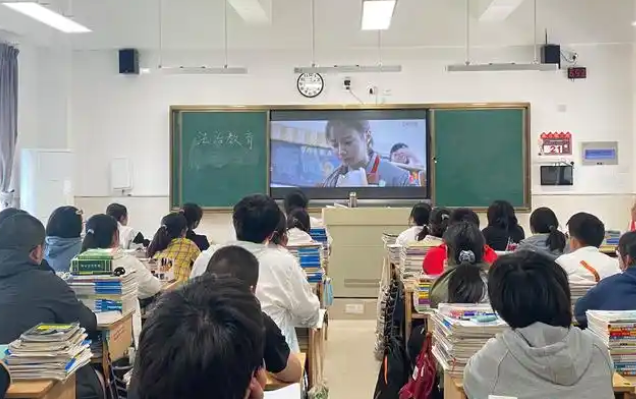 而是学生生长的殿堂讲堂是教育的主阵地也是学生生长的重要 而是学生生长的殿堂讲堂是教育的主阵地也是学生生长的重要