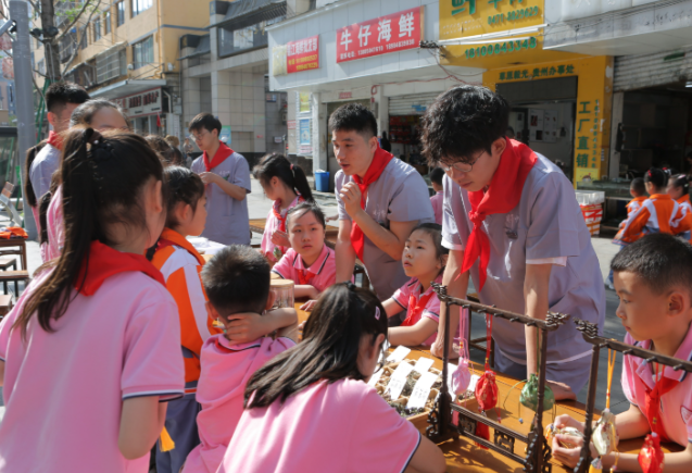 了解学校环境把握应急流程教师则能精准对接学生需求