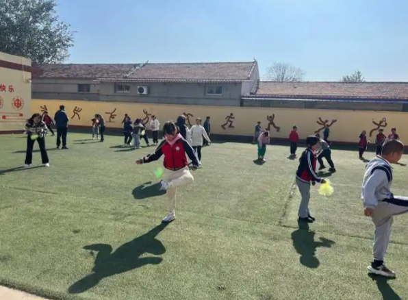 痛痛快快玩一瞬间这五分钟更是一种教育观念的刻度